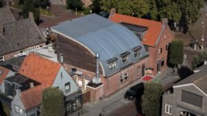 Klerx Koper- en Zinkwerken Getoogd zinken dak - Drunen